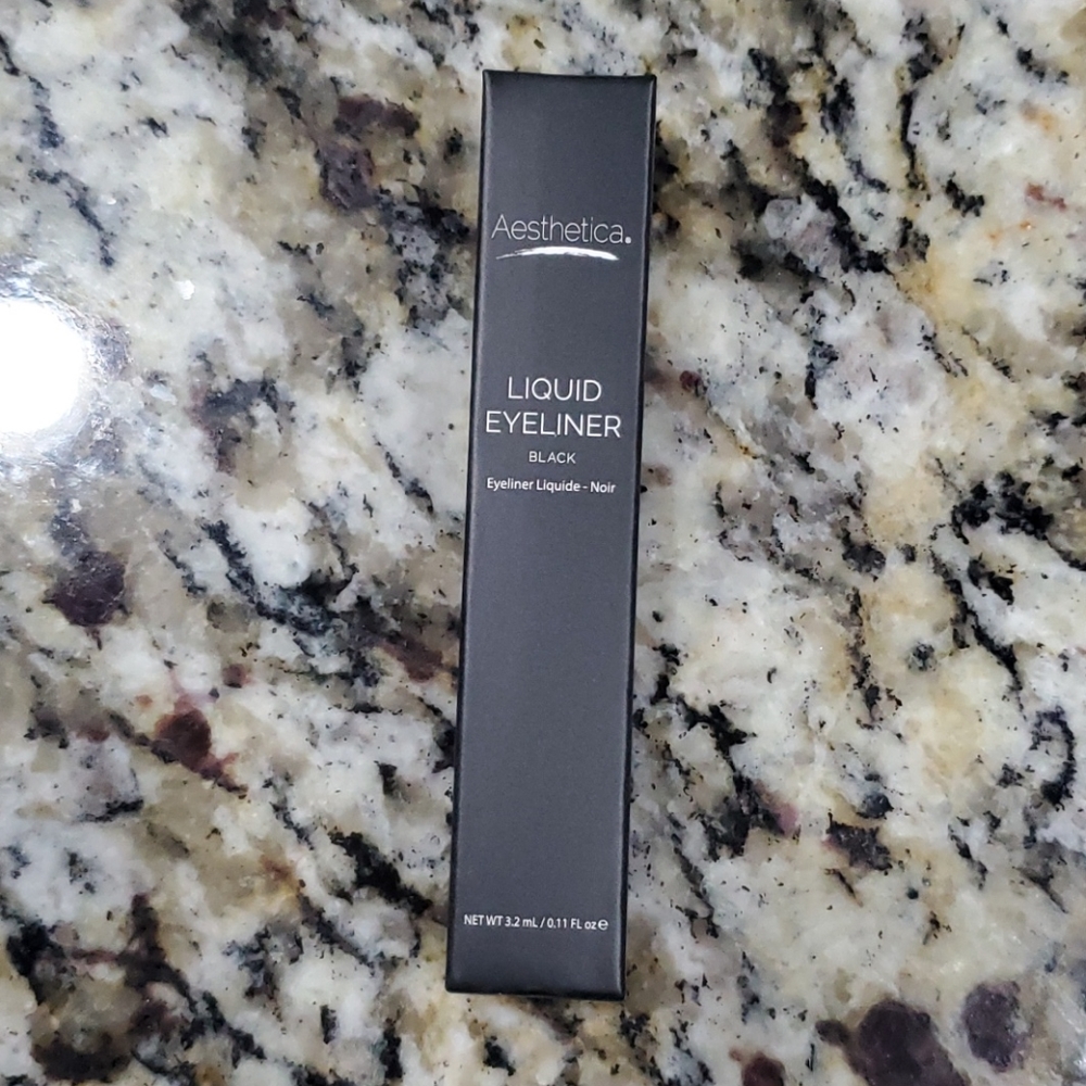 Aesthetica Liquid Eyeliner black